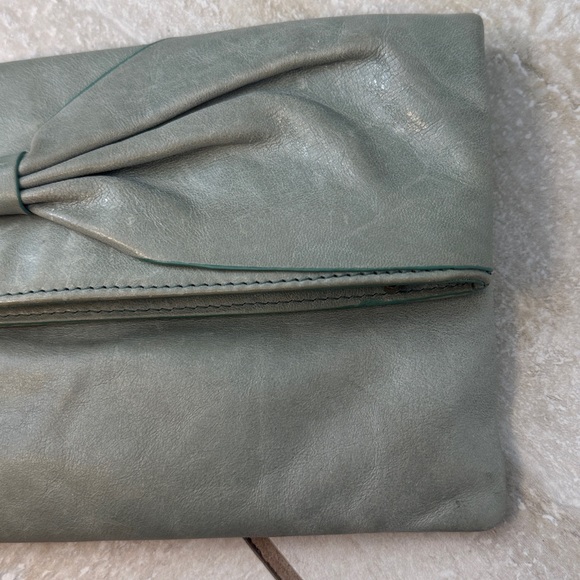 Hobo bow leather fold over clutch - Picture 4 of 15